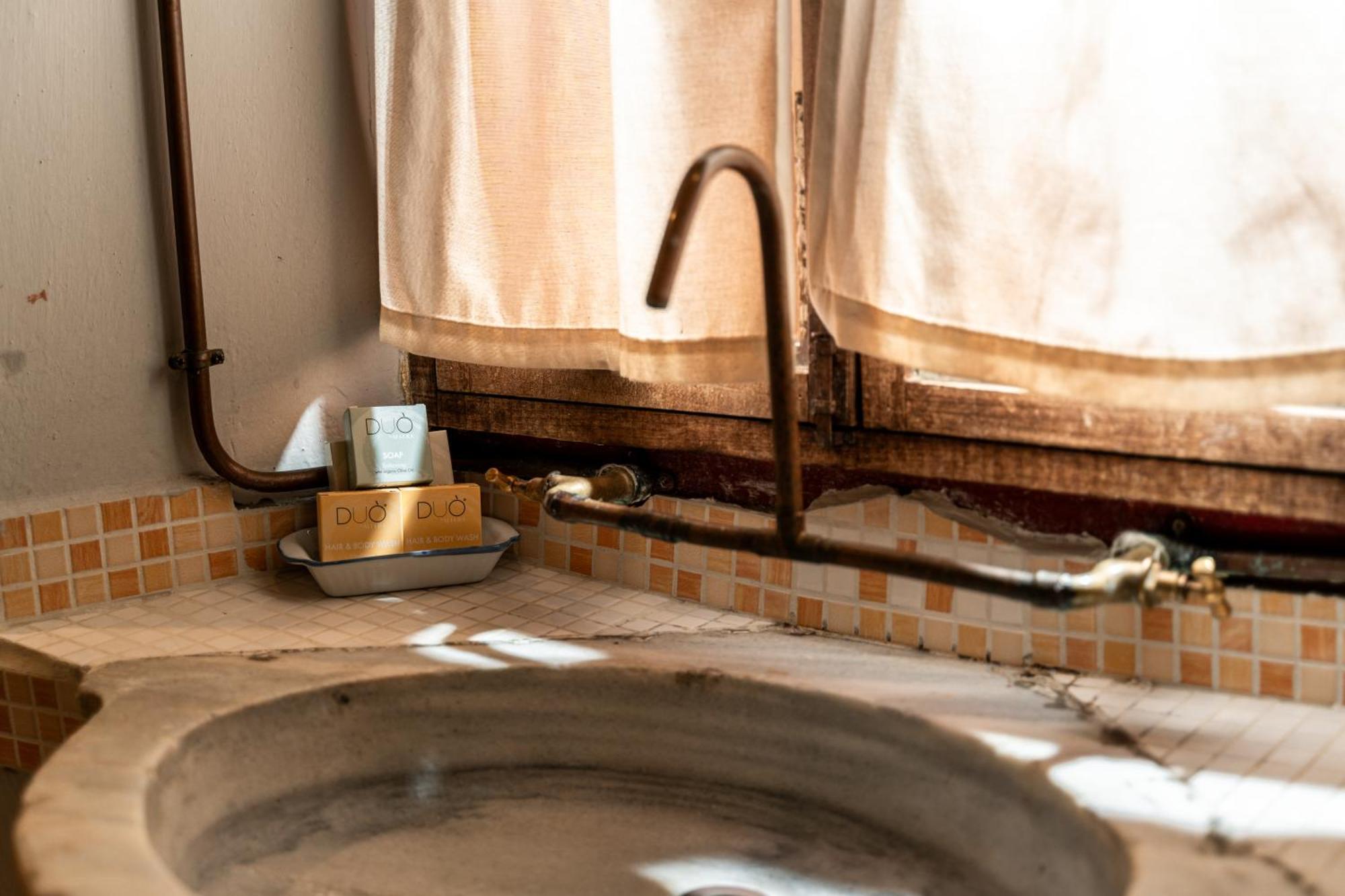 Borgo Casa Scaparone Villa Алба Екстериор снимка