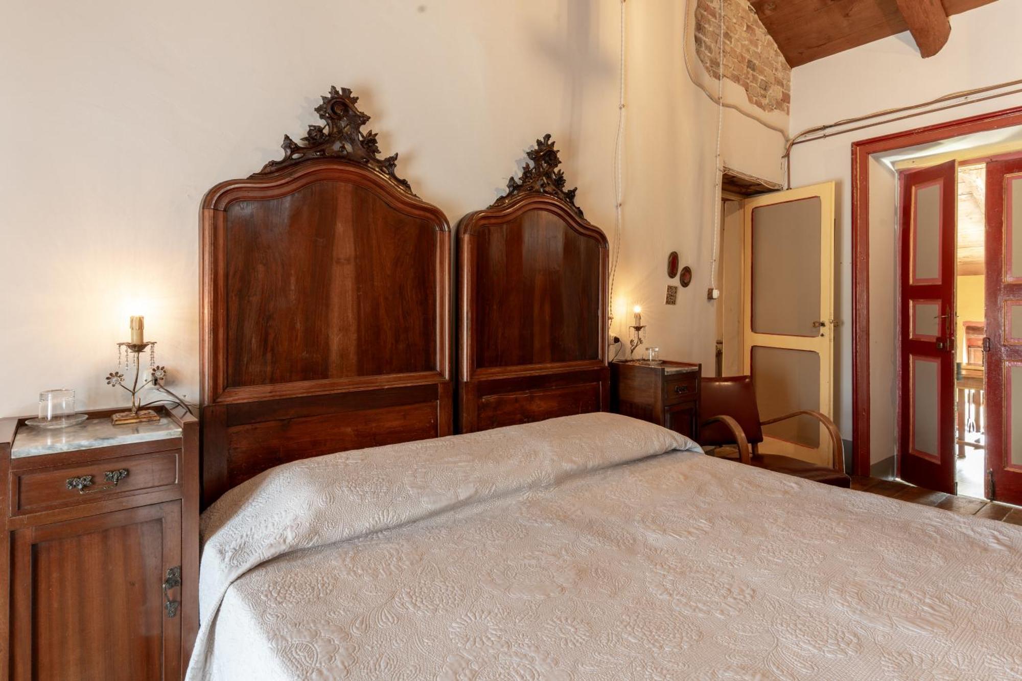 Borgo Casa Scaparone Villa Алба Екстериор снимка